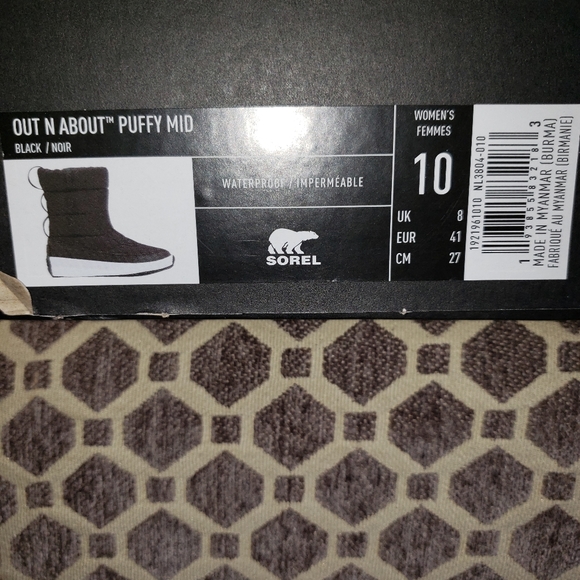 COPY - SNOW'S COMING, GET THESE SOREL OUT N' ABOUT PUFFY MID SIZE 10 - Picture 6 of 6